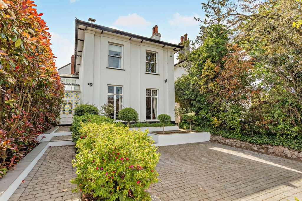 Property photo 1 of 22 33 St. Leonards Road