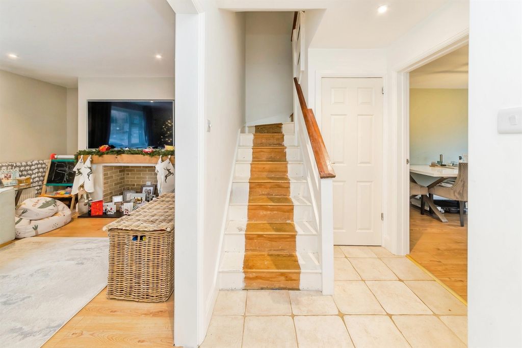 Property photo 2 of 21