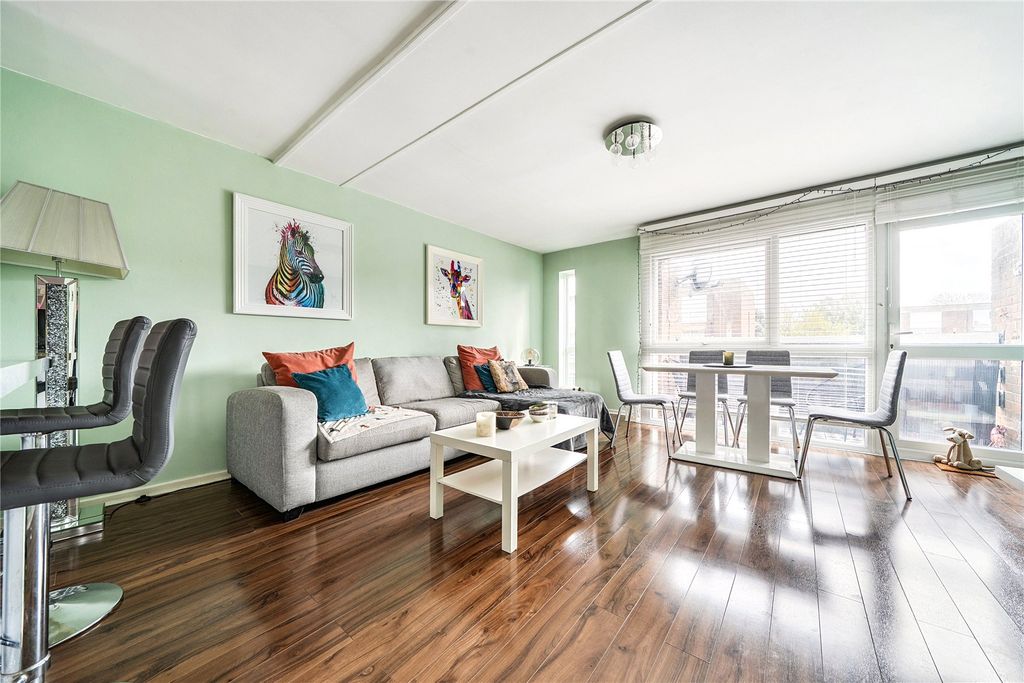 Property photo 2 of 18 Picture No. 16