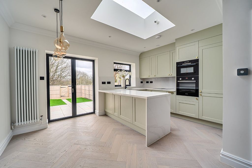 Property photo 1 of 19 Picture No. 09