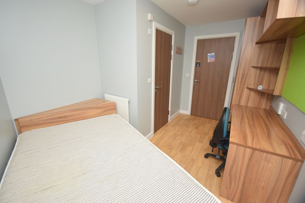 Property photo 3 of 15 Apartment