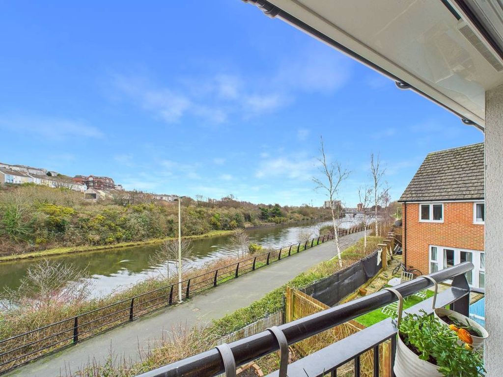 Property photo 3 of 26