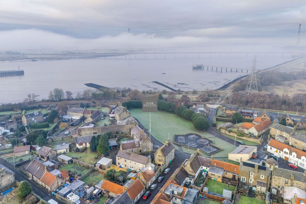 Property photo 1 of 24