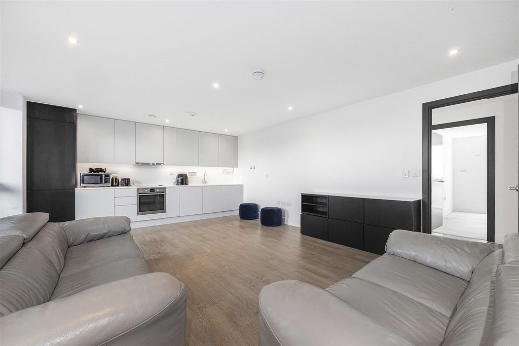 Property photo 3 of 25 3