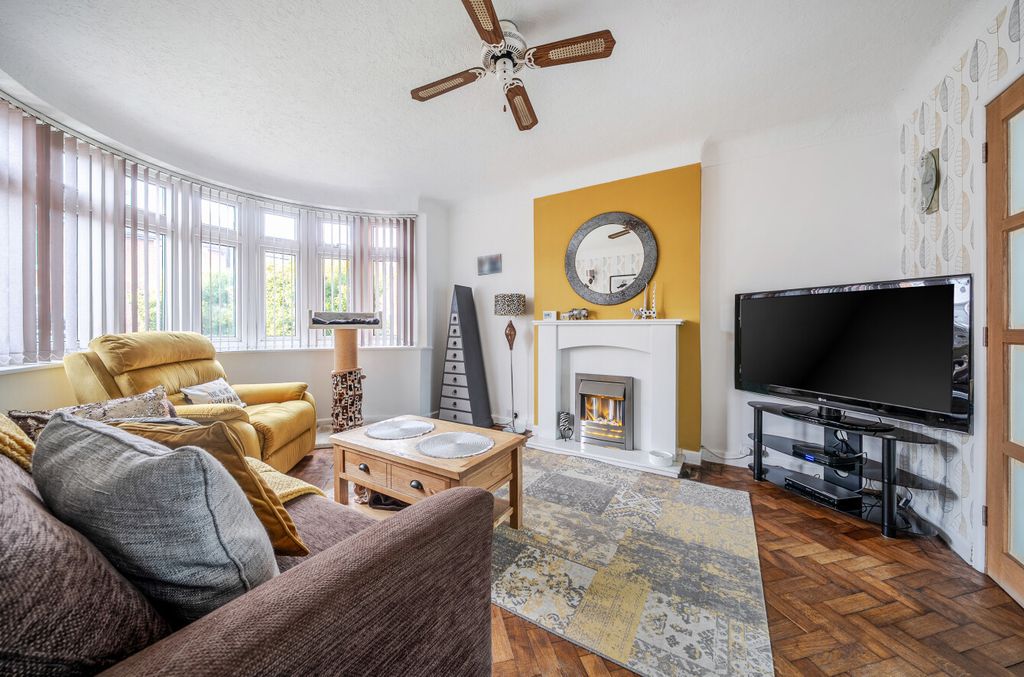 Property photo 2 of 13 1409746-26-698B82...