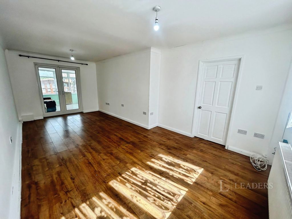 Property photo 2 of 28 Pbox-Img.Jpg