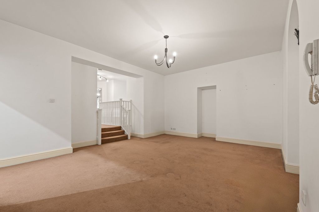 Property photo 3 of 26