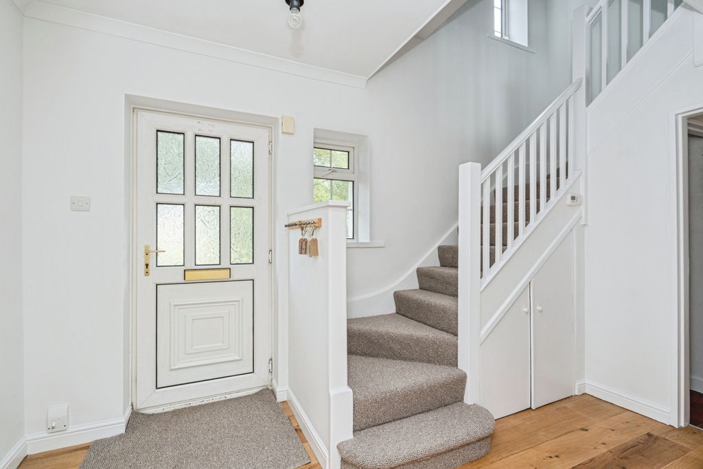 Property photo 3 of 20 Entrance
