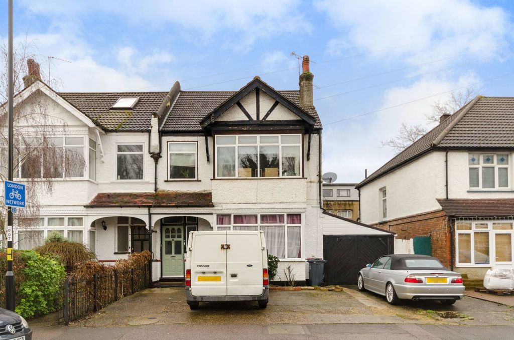 Property photo 2 of 12