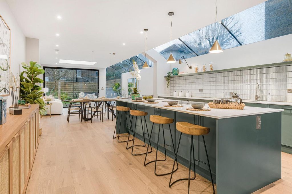 Property photo 1 of 13 Rr2.Jpg