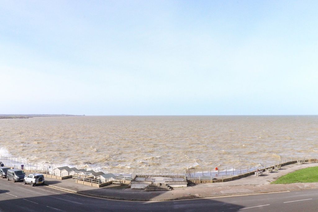 Property photo 3 of 19 Picture 3