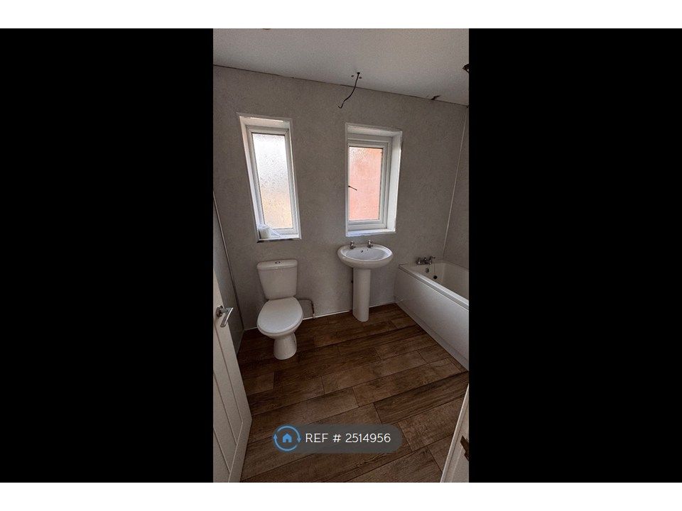 Property photo 2 of 3