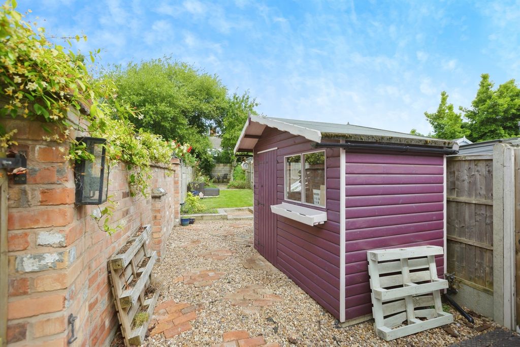 Property photo 3 of 11 Garden