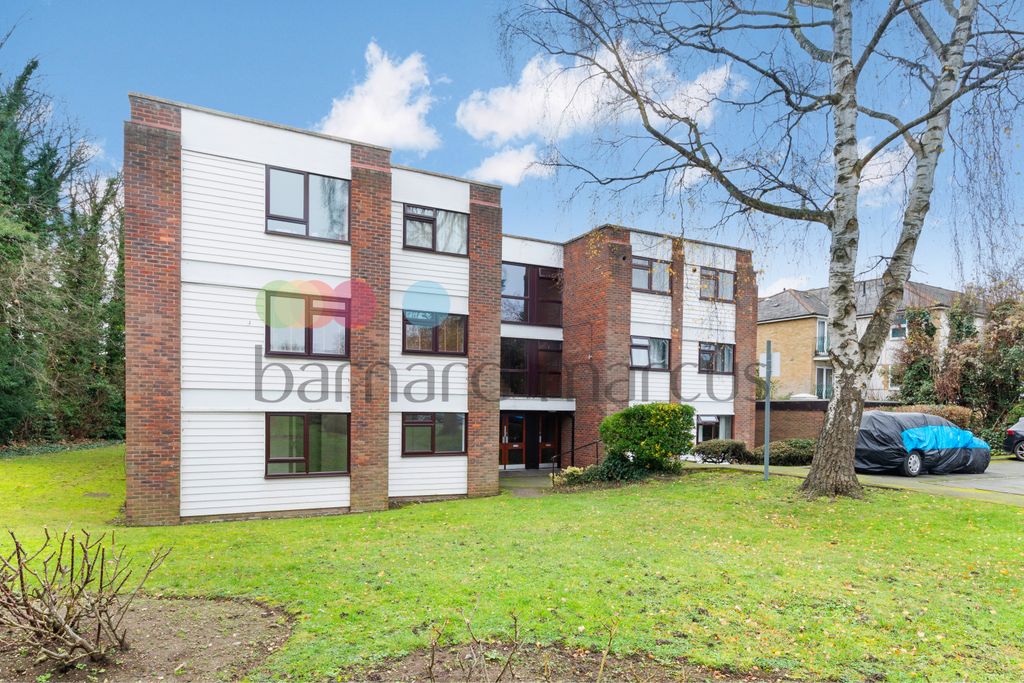 Property photo 1 of 8 Front