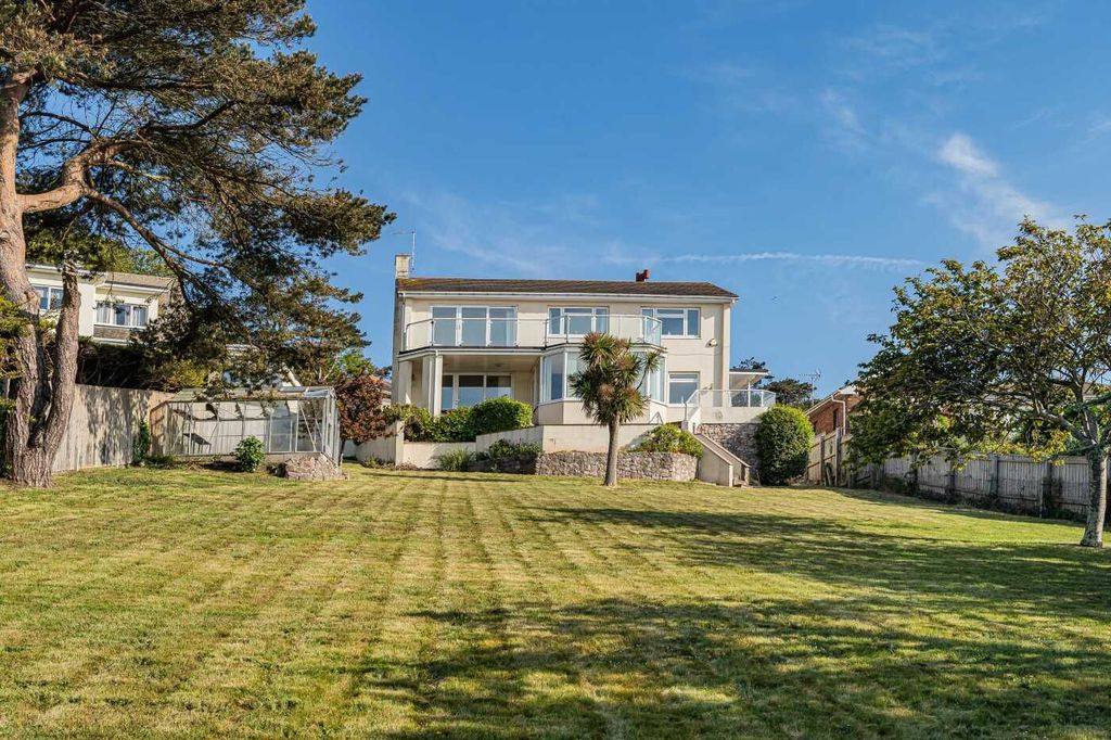 Property photo 1 of 29