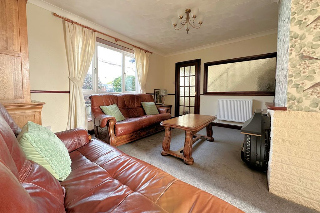 Property photo 2 of 21 Lounge