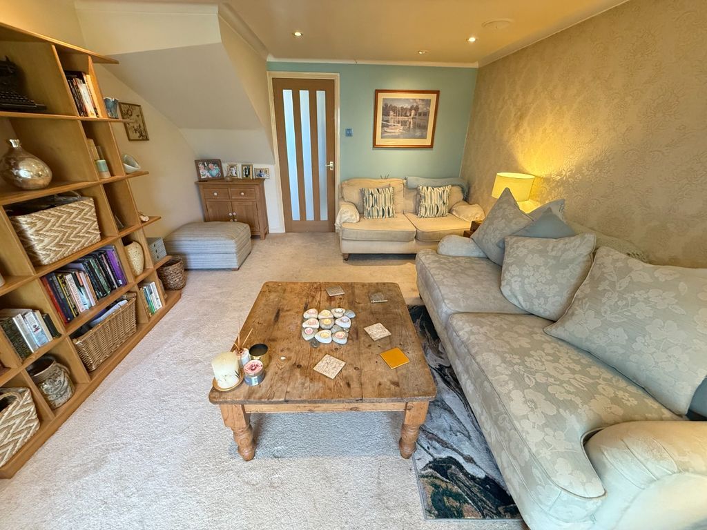 Property photo 3 of 11 5052365