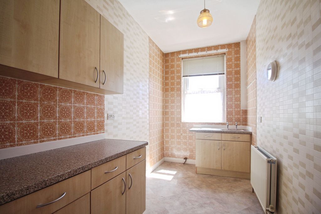 Property photo 3 of 20 Kitchen