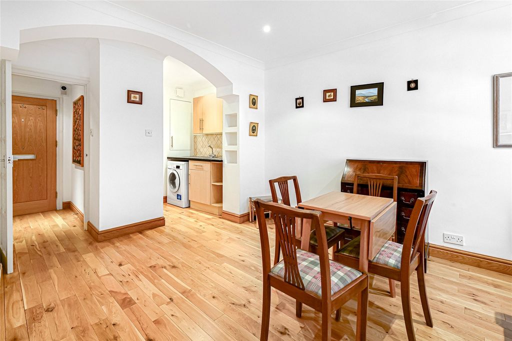 Property photo 1 of 9 Picture No. 10