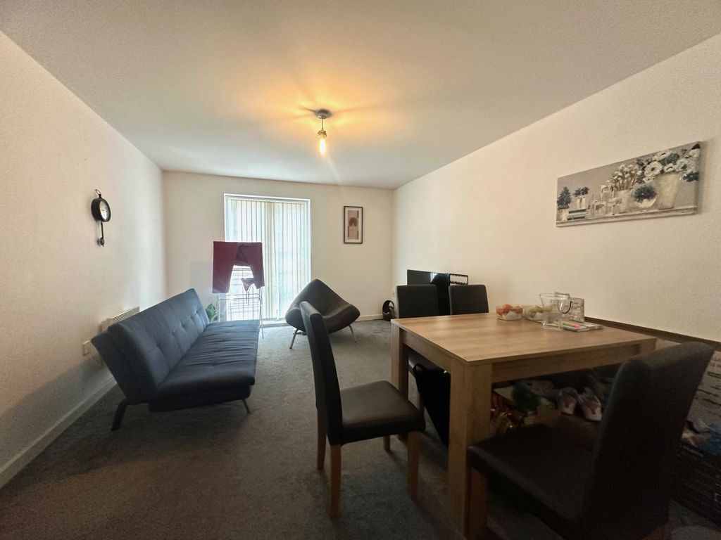 Property photo 3 of 8 Gallery