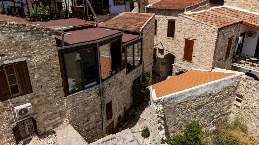 Property photo 3 of 37