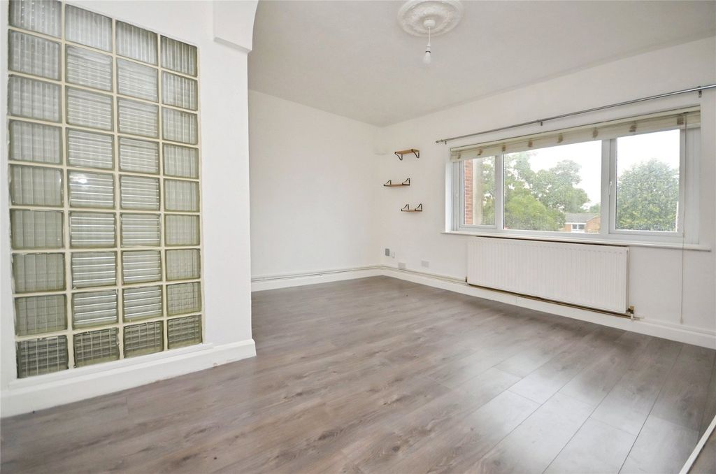 Property photo 2 of 8 Picture No. 06