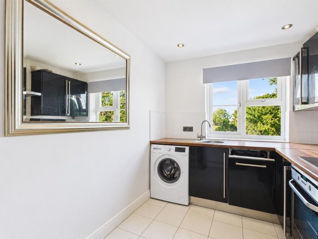 Property photo 2 of 9 Photo 8