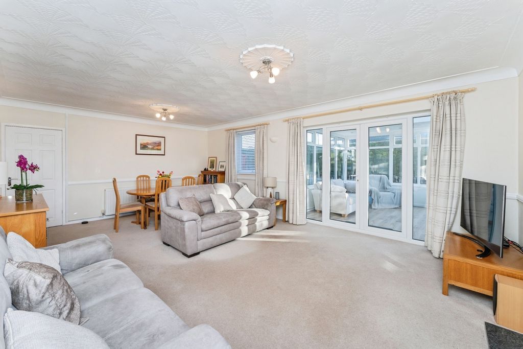 Property photo 3 of 28 Pbox-Img.Jpg