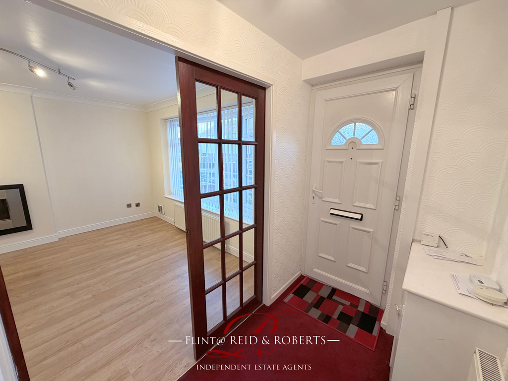 Property photo 3 of 21 Hallway