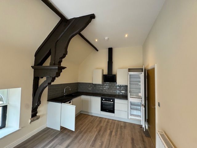 Property photo 3 of 17 Entrance Porch