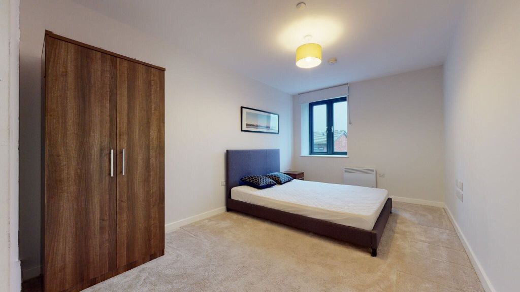 Property photo 3 of 16 Bedroom