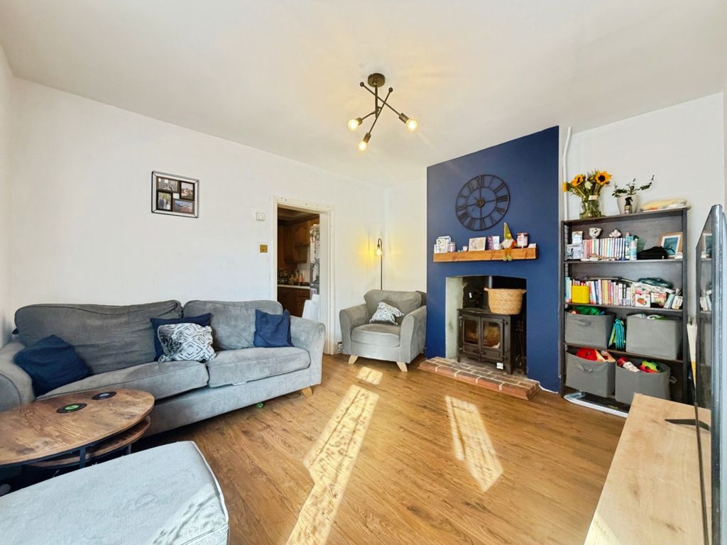 Property photo 3 of 12 Pbox-Img.Jpg