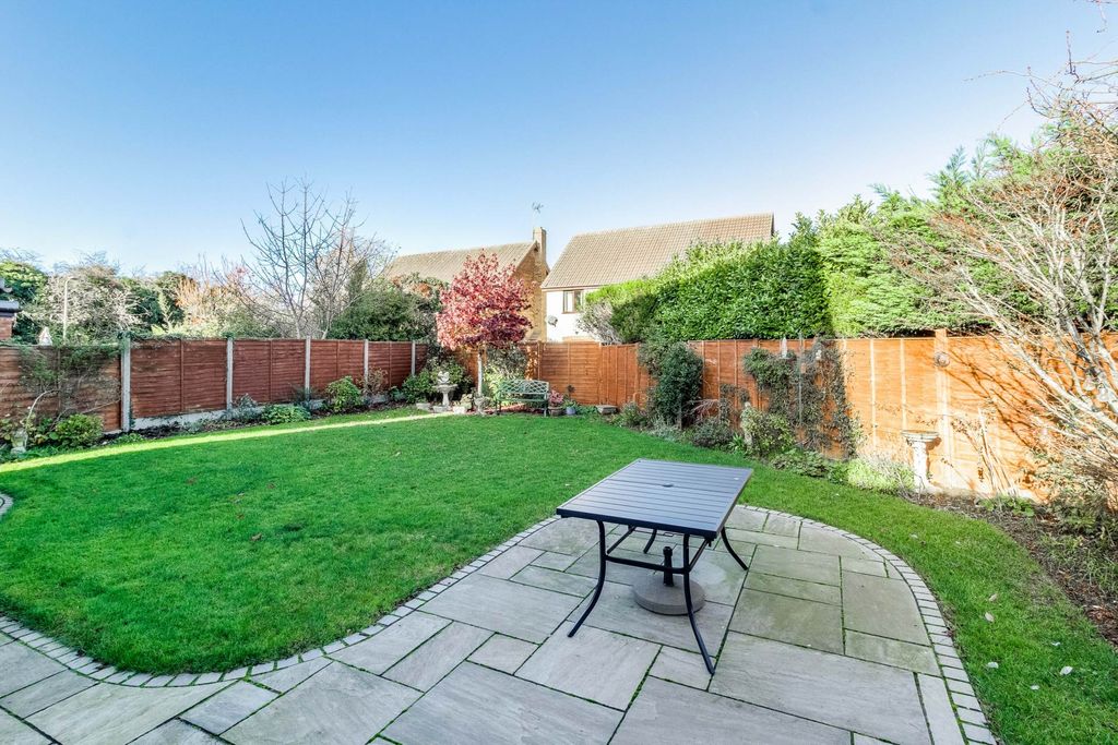 Property photo 2 of 24