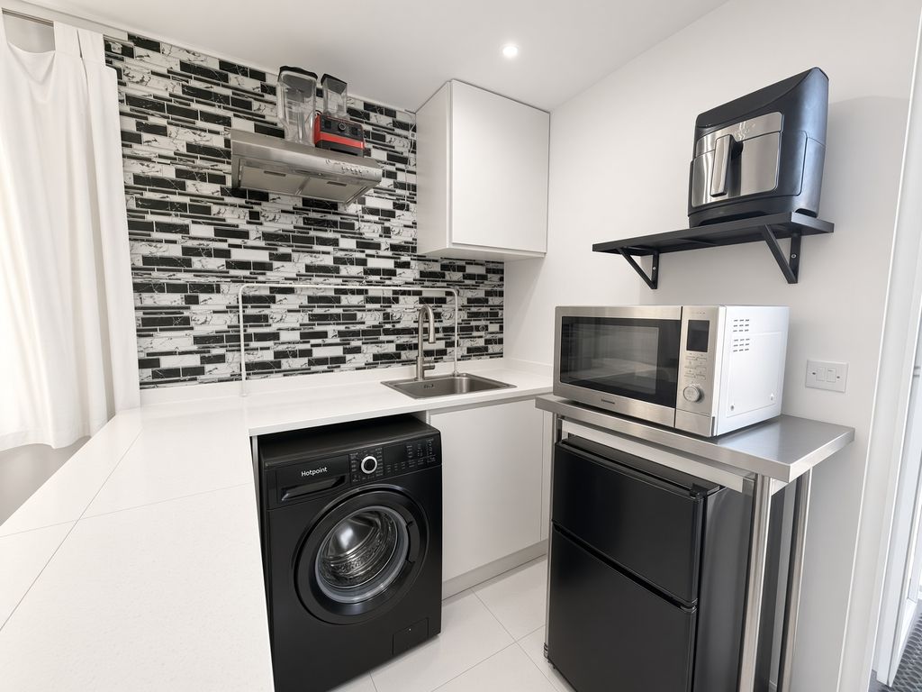 Property photo 2 of 6 Zwnrx