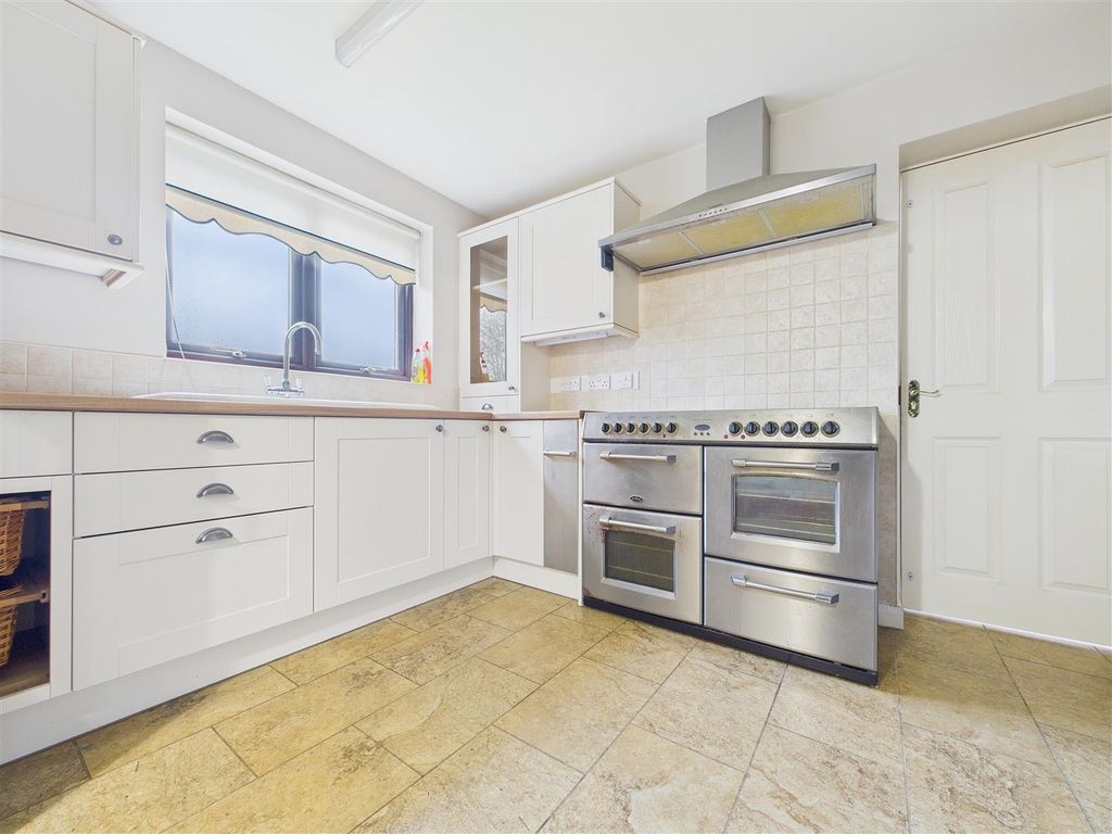 Property photo 3 of 15 Cam01407G0-Pr0073-Still009.Jpg