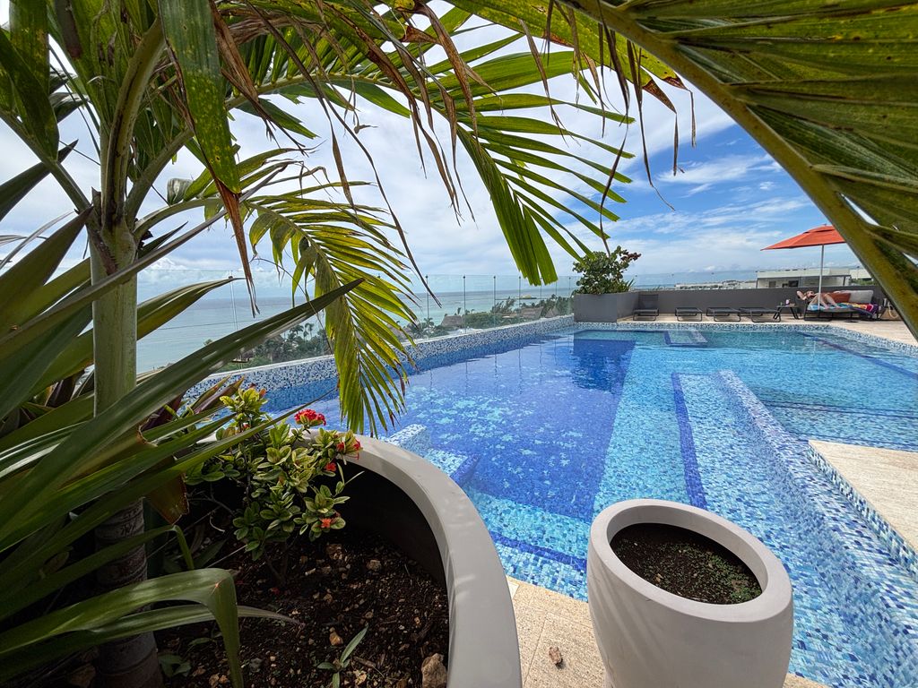 Property photo 2 of 47