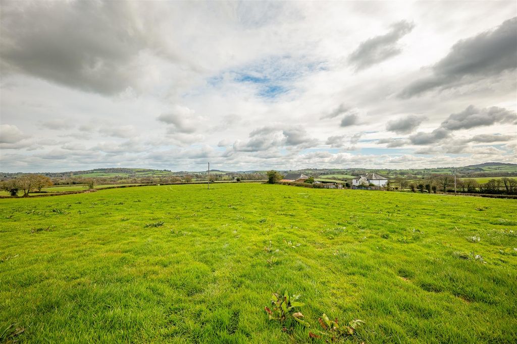 Property photo 2 of 8 Higher Greenham Farm-8.Jpg