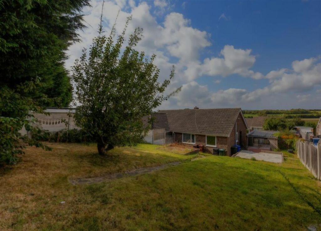 Property photo 1 of 6 Extensive Gardens