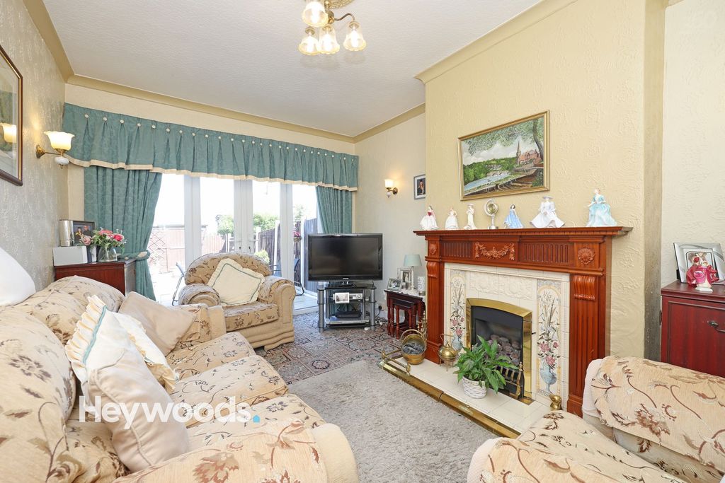 Property photo 2 of 37