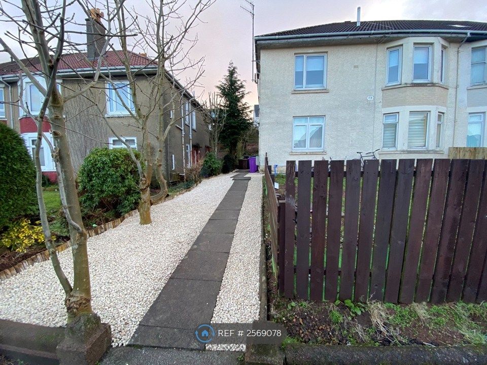 Property photo 1 of 10 House Front
