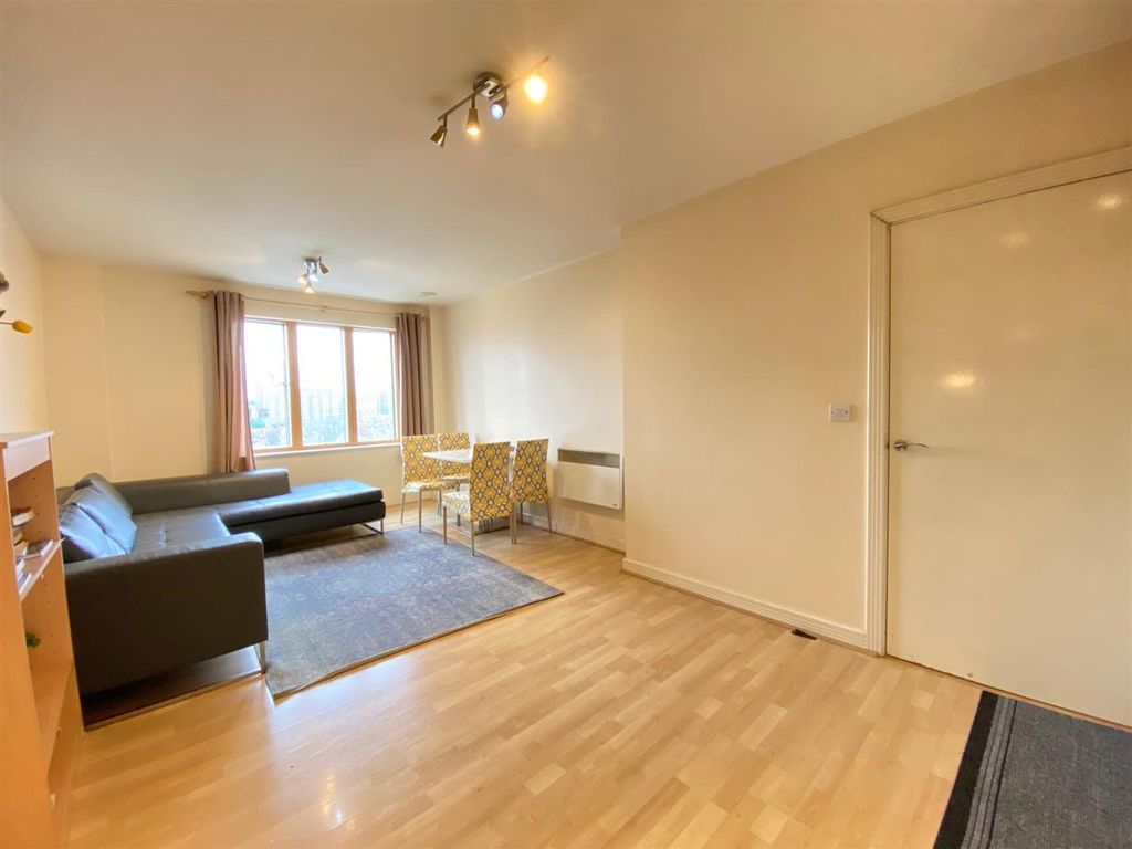 Property photo 2 of 9