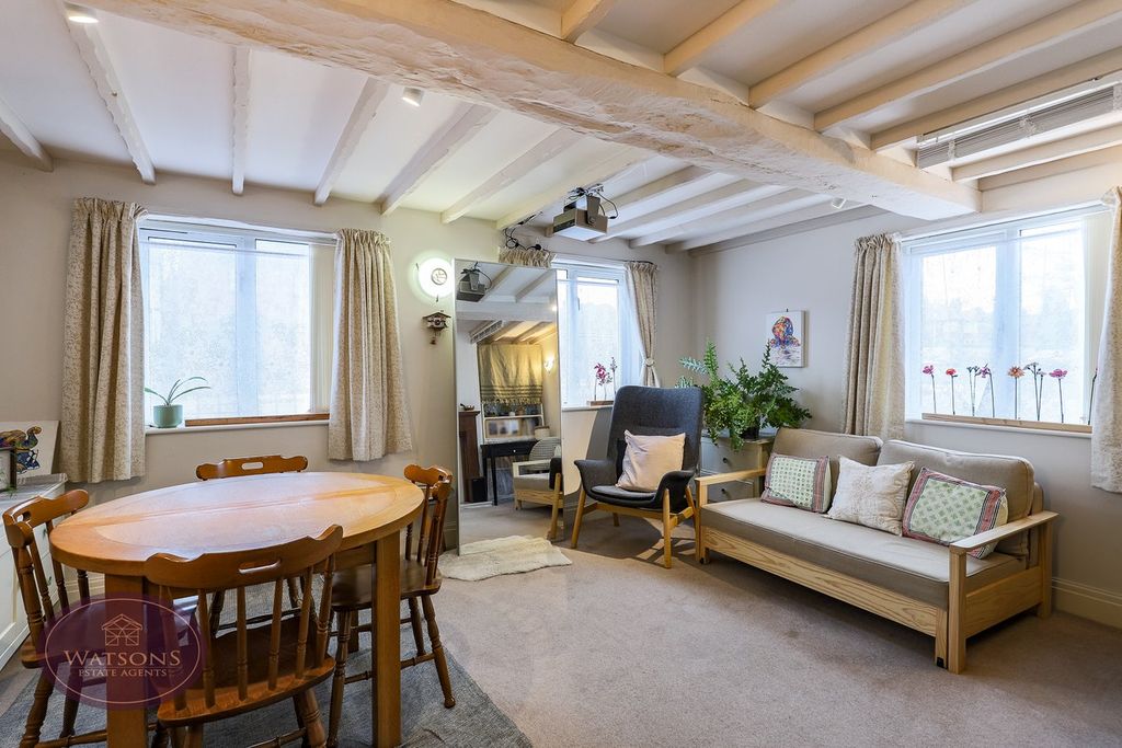 Property photo 3 of 25