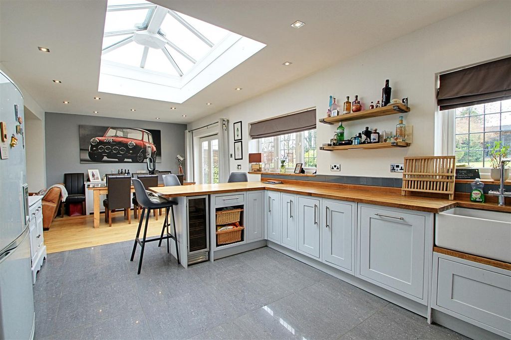 Property photo 2 of 35 Kitchen Diner 1.Jpg