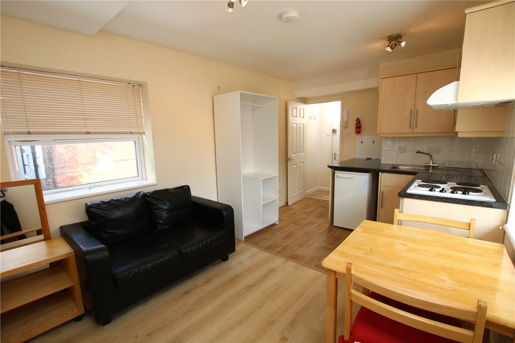 Property photo 2 of 5 Picture No. 12