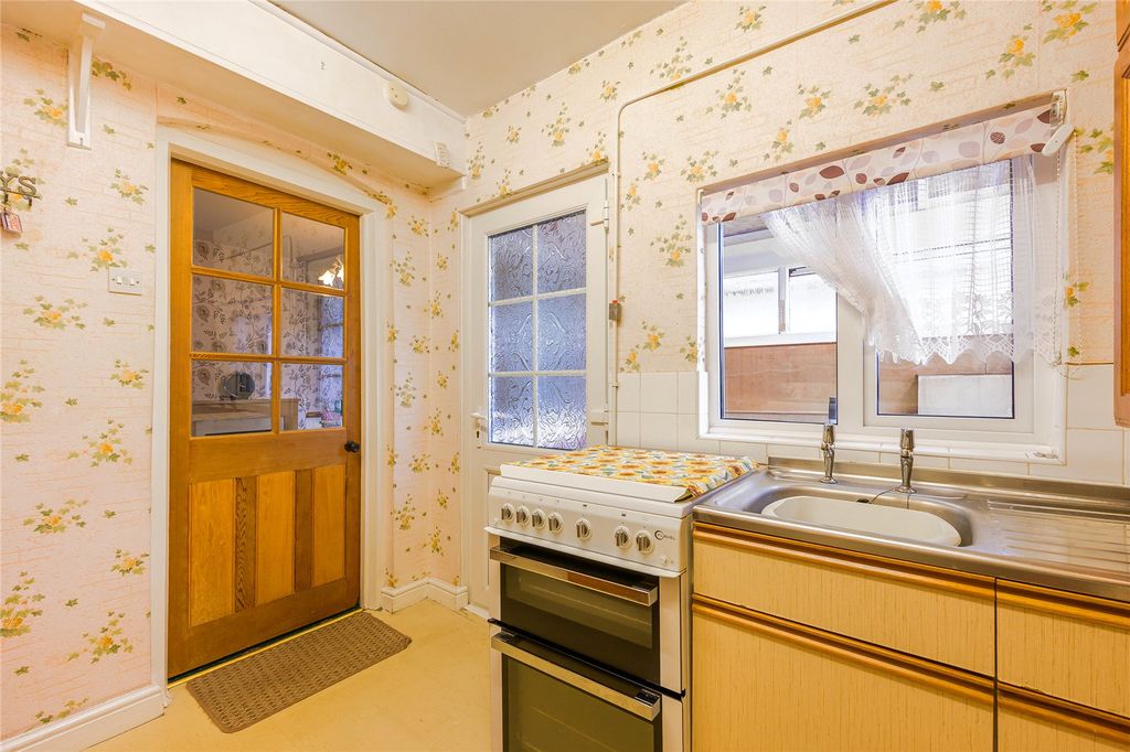 Property photo 2 of 28 Picture No. 35