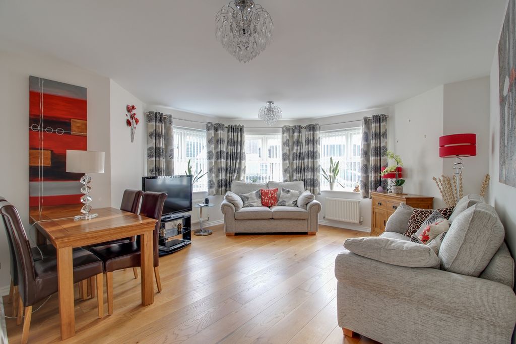 Property photo 3 of 6 Living