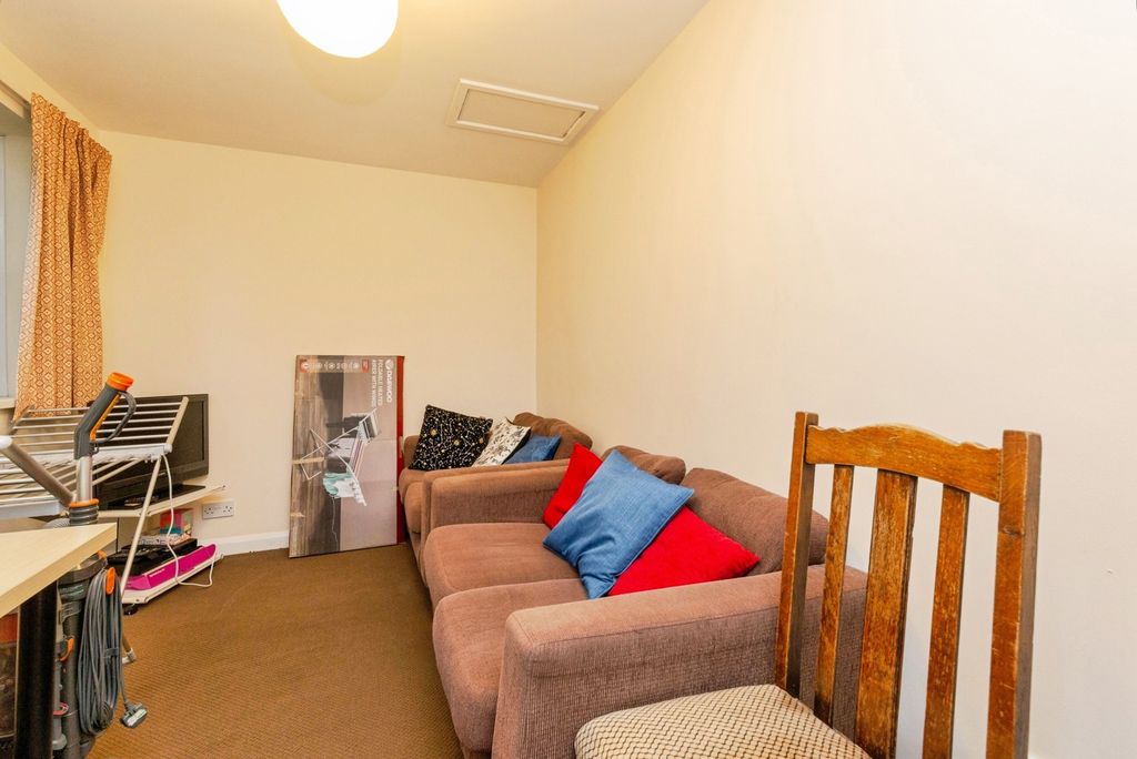 Property photo 3 of 19 Pbox-Img.Jpg