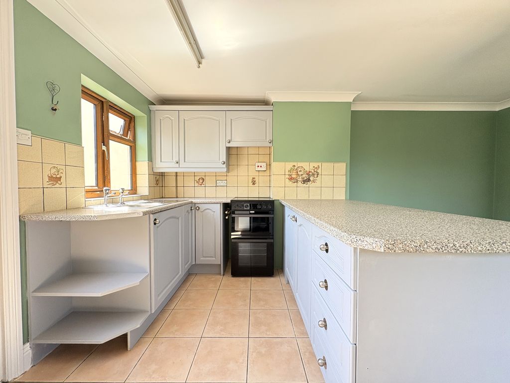 Property photo 3 of 28