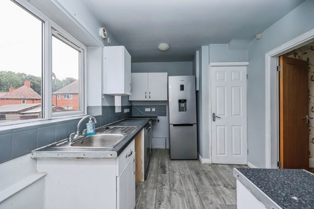 Property photo 2 of 15 Kitchen