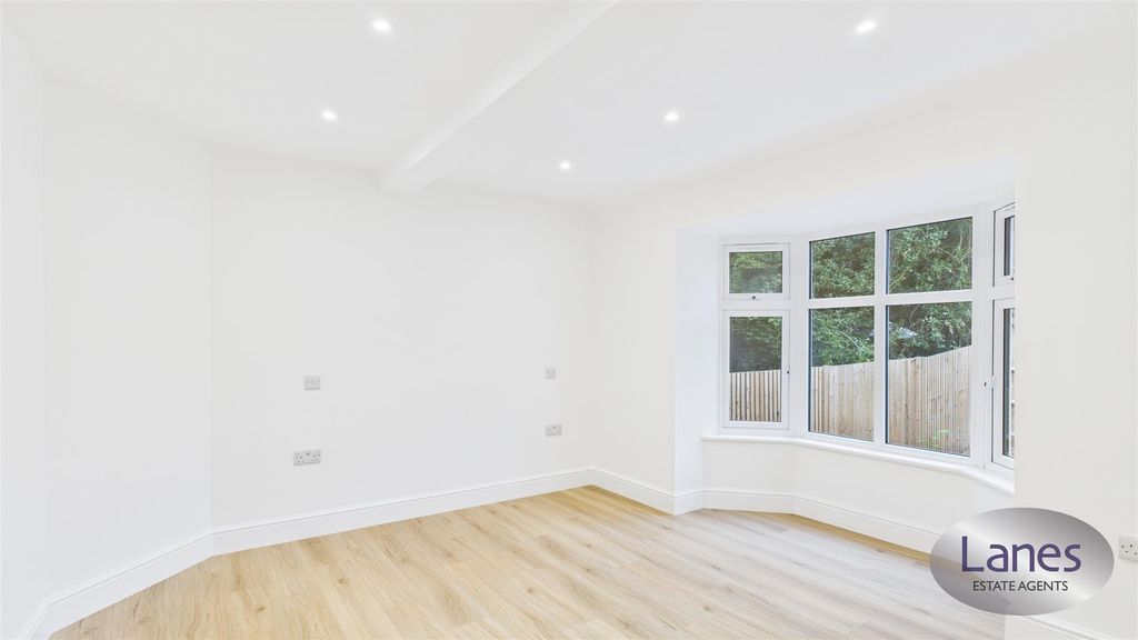 Property photo 2 of 7 Cam05136G0-Pr0122-Still009.Jpg